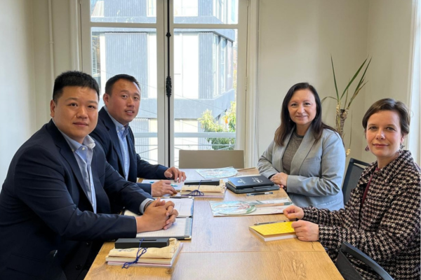 Puentes de cooperación: delegación de Henan Education Association visita la Universidad de Concepción